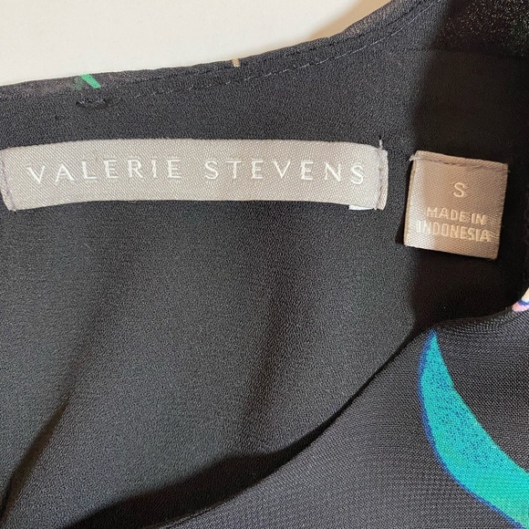 Valerie Stevens Sleeveless Top with Hi-Lo Hem Floral Pattern Size Small‎ - Picture 10 of 11